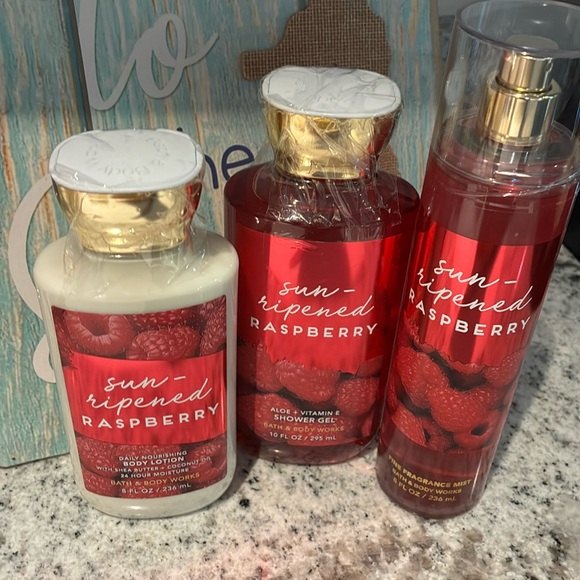 Bath and bodyworks Sun Ripened Raspberry Gift set - Picture 2 of 3